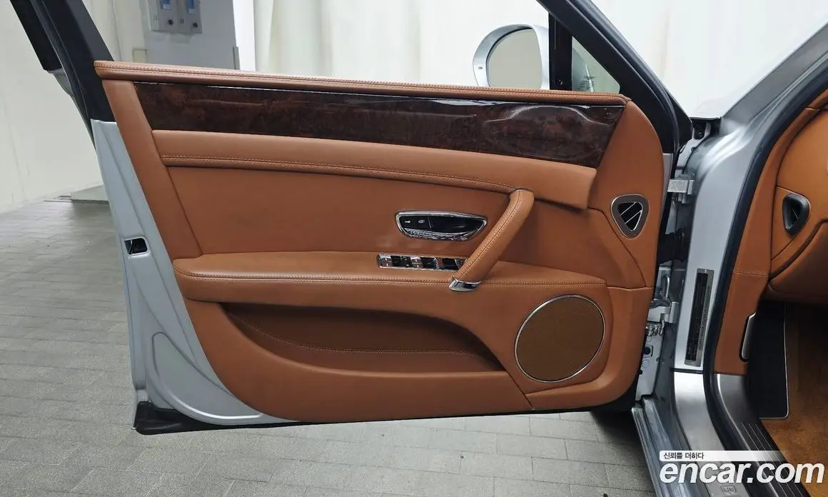 Bentley Flying Spur 2014 4.0 автомат (гидро), фото 13 Bentley Flying Spur 2014 4.0 автомат (гидро), фото 13