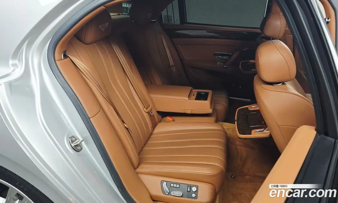 Bentley Flying Spur 2014 4.0 автомат (гидро), фото 16 Bentley Flying Spur 2014 4.0 автомат (гидро), фото 16