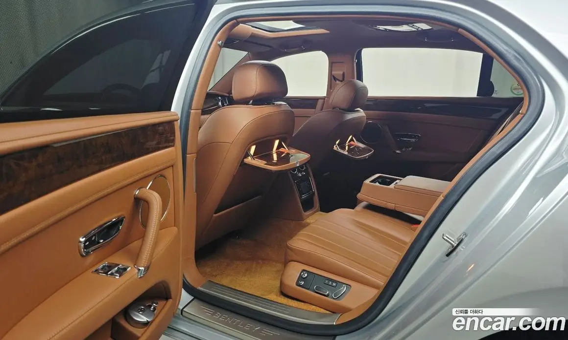Bentley Flying Spur 2014 4.0 автомат (гидро), фото 17 Bentley Flying Spur 2014 4.0 автомат (гидро), фото 17