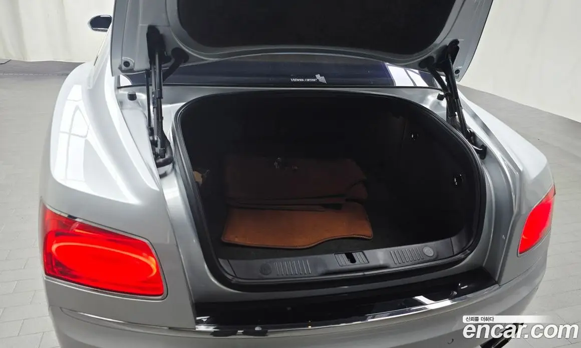 Bentley Flying Spur 2014 4.0 автомат (гидро), фото 22 Bentley Flying Spur 2014 4.0 автомат (гидро), фото 22