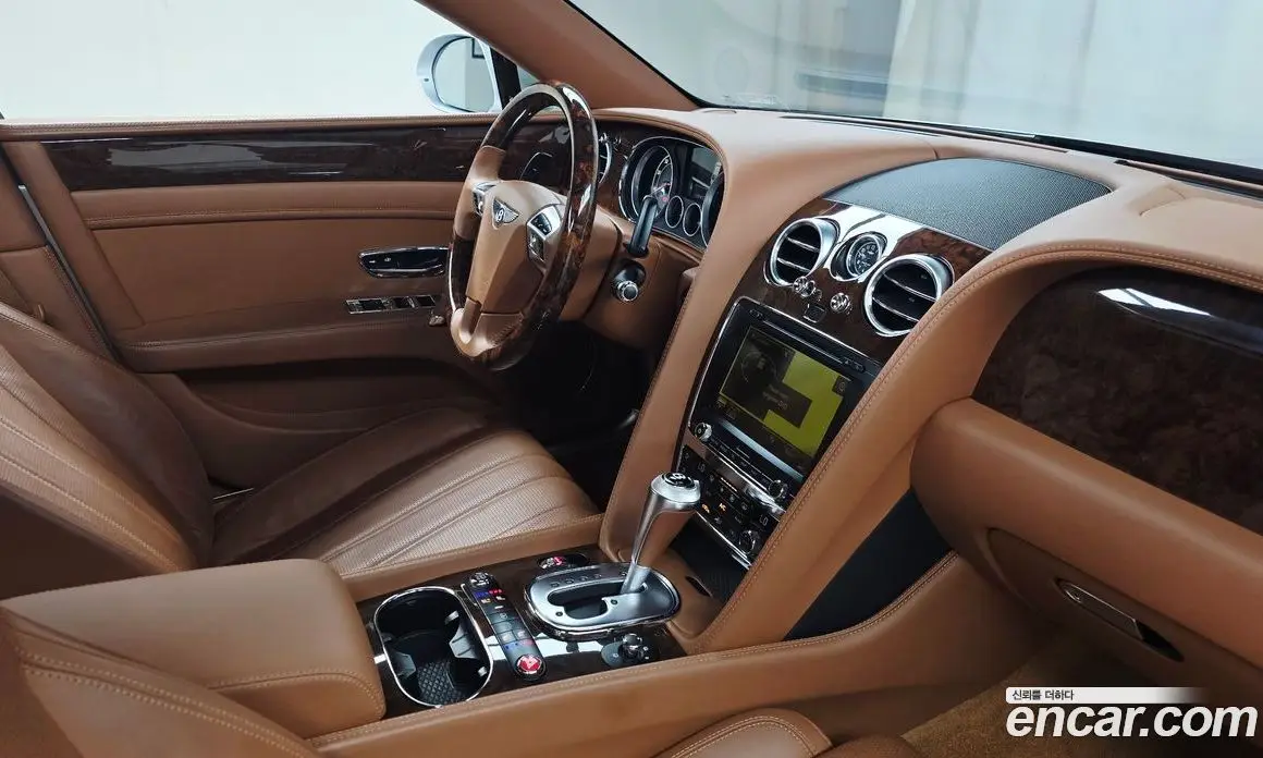 Bentley Flying Spur 2014 4.0 автомат (гидро), фото 23 Bentley Flying Spur 2014 4.0 автомат (гидро), фото 23