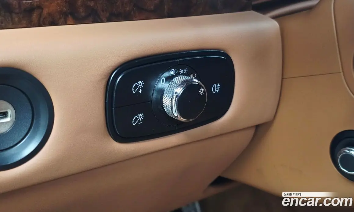 Bentley Flying Spur 2014 4.0 автомат (гидро), фото 27 Bentley Flying Spur 2014 4.0 автомат (гидро), фото 27