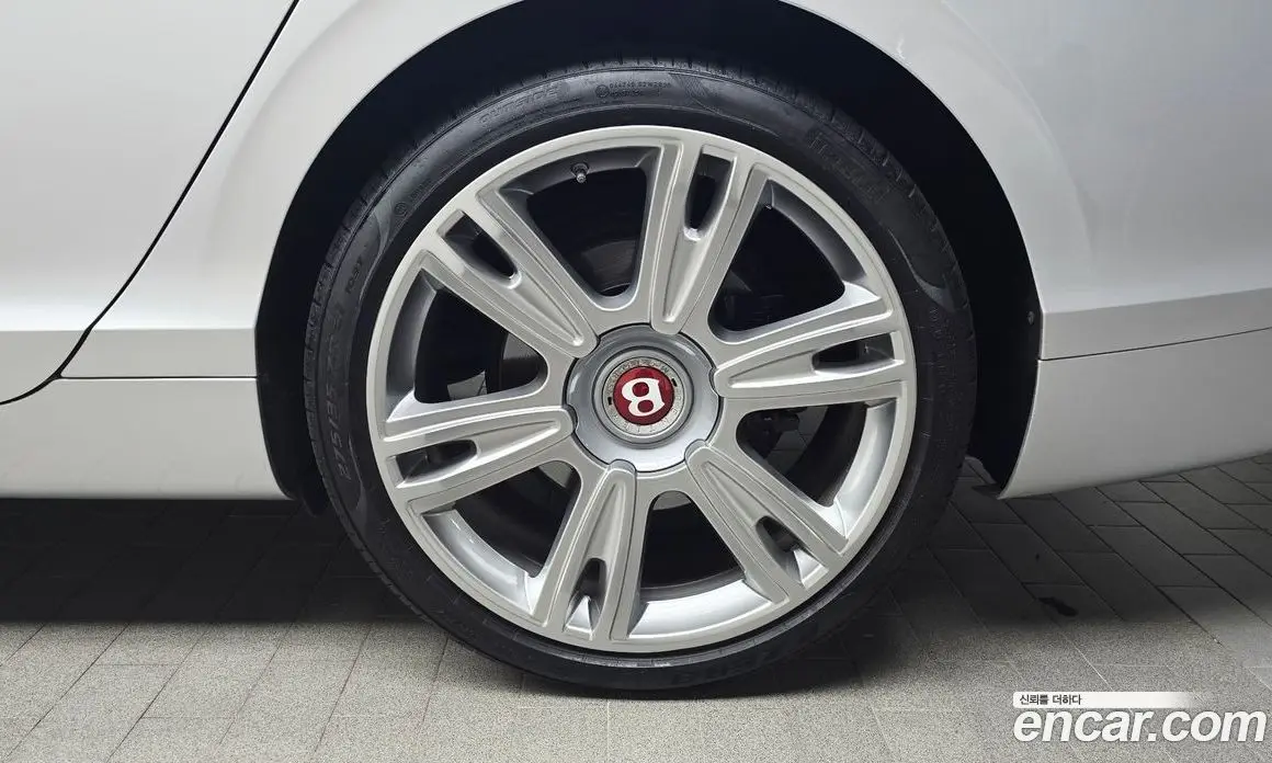 Bentley Flying Spur 2014 4.0 автомат (гидро), фото 6 Bentley Flying Spur 2014 4.0 автомат (гидро), фото 6