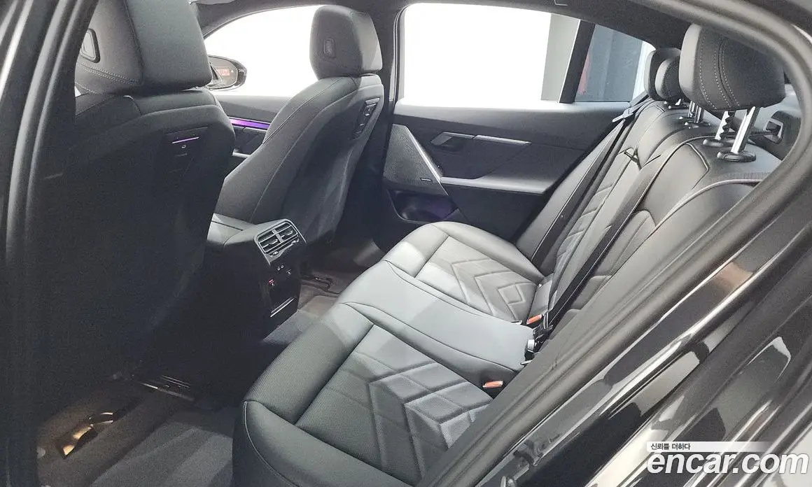 BMW 5 серия 2024 2.0 автомат (гидро), фото 17