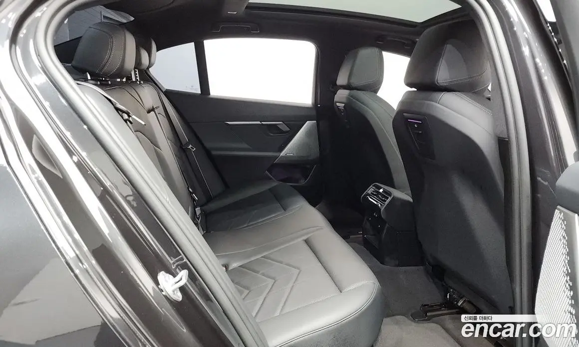 BMW 5 серия 2024 2.0 автомат (гидро), фото 18