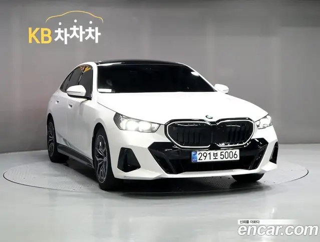 BMW 5 серия, 2025, 4 075 км