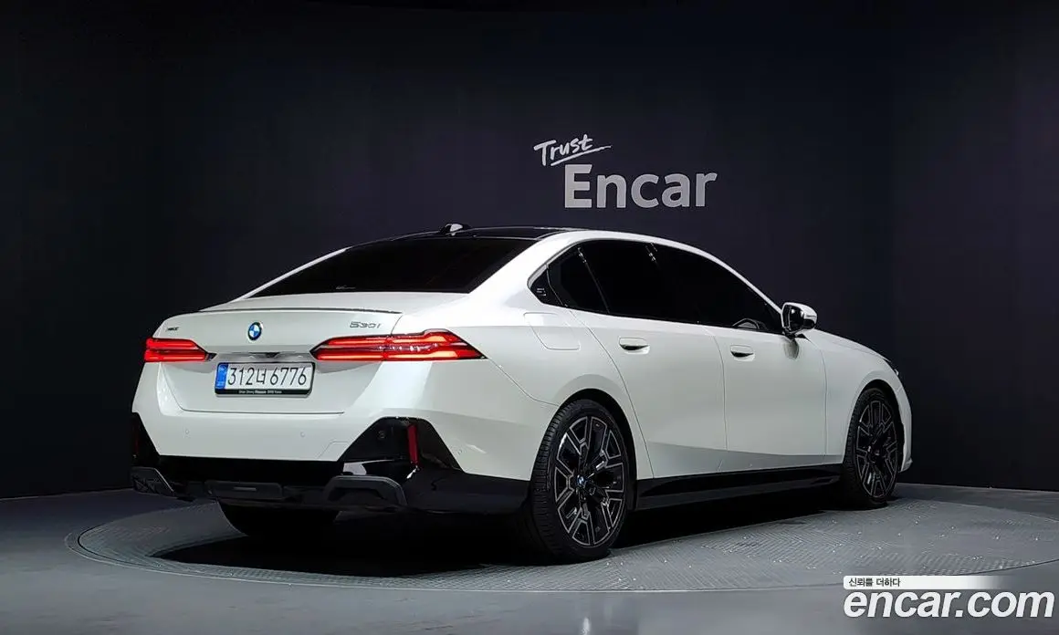 BMW 5 серия 2025 2.0 автомат (гидро), фото 2 BMW 5 серия 2025 2.0 автомат (гидро), фото 2