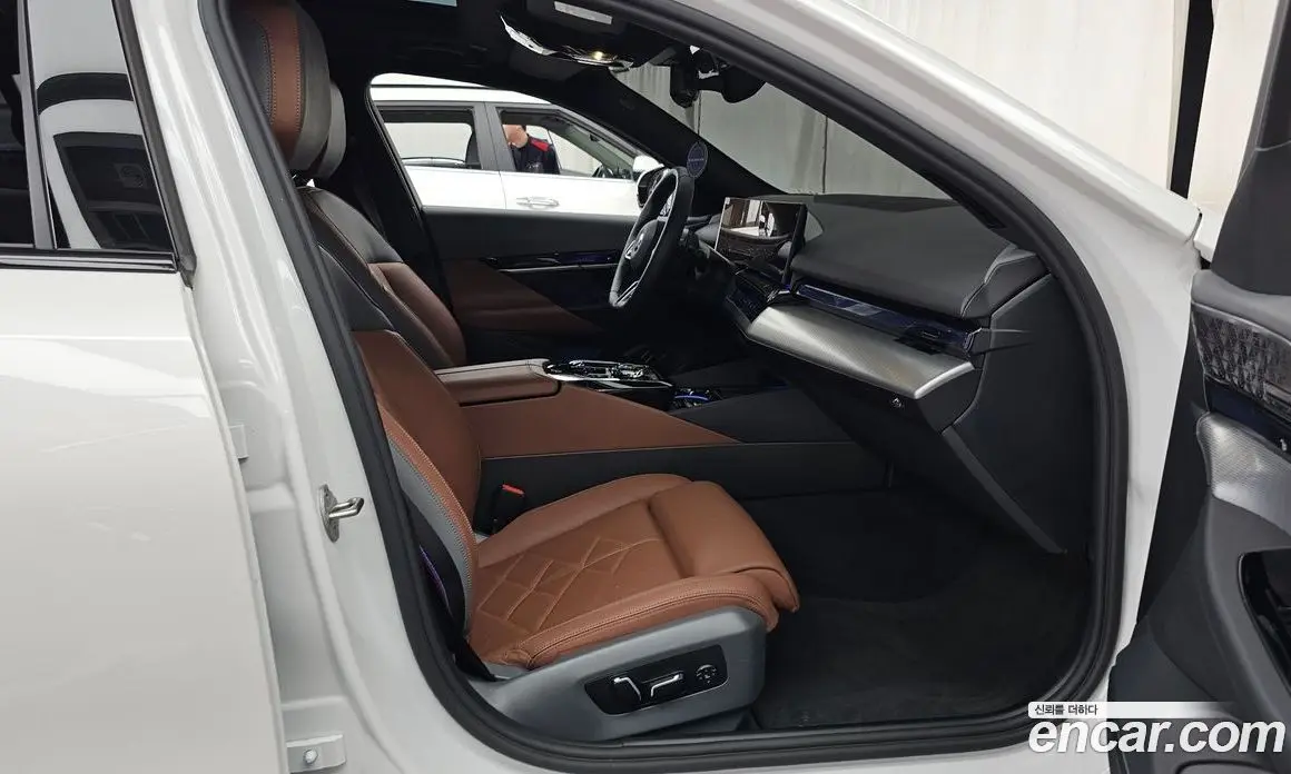 BMW 5 серия 2025 2.0 автомат (гидро), фото 11 BMW 5 серия 2025 2.0 автомат (гидро), фото 11