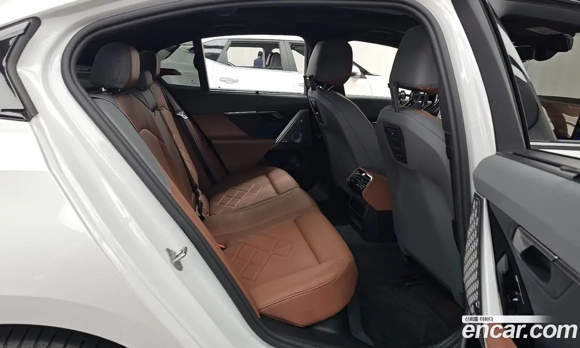 BMW 5 серия 2025 2.0 автомат (гидро), фото 12 BMW 5 серия 2025 2.0 автомат (гидро), фото 12