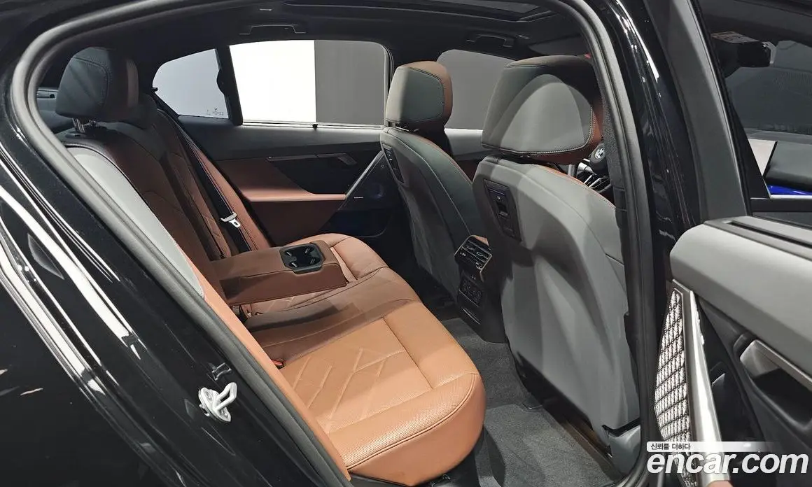 BMW 5 серия 2025 2.0 автомат (гидро), фото 15 BMW 5 серия 2025 2.0 автомат (гидро), фото 15