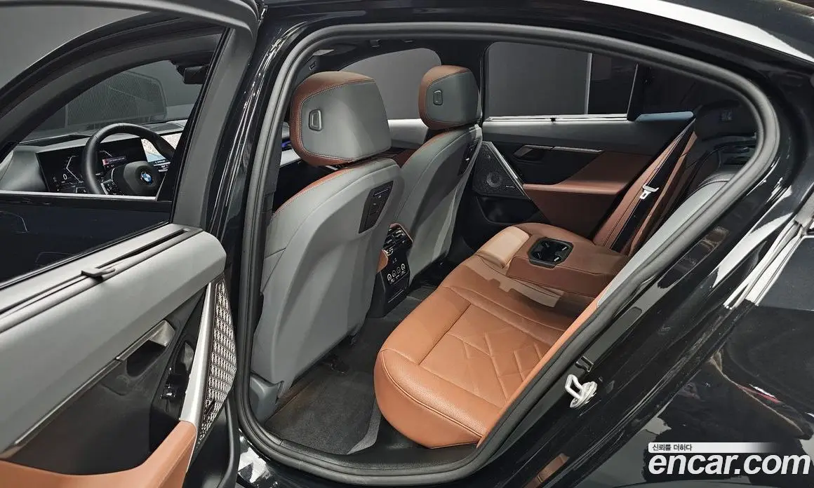 BMW 5 серия 2025 2.0 автомат (гидро), фото 17 BMW 5 серия 2025 2.0 автомат (гидро), фото 17