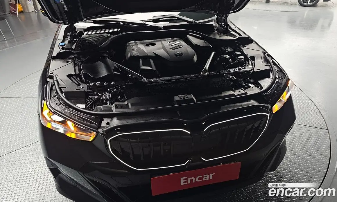 BMW 5 серия 2025 2.0 автомат (гидро), фото 5 BMW 5 серия 2025 2.0 автомат (гидро), фото 5