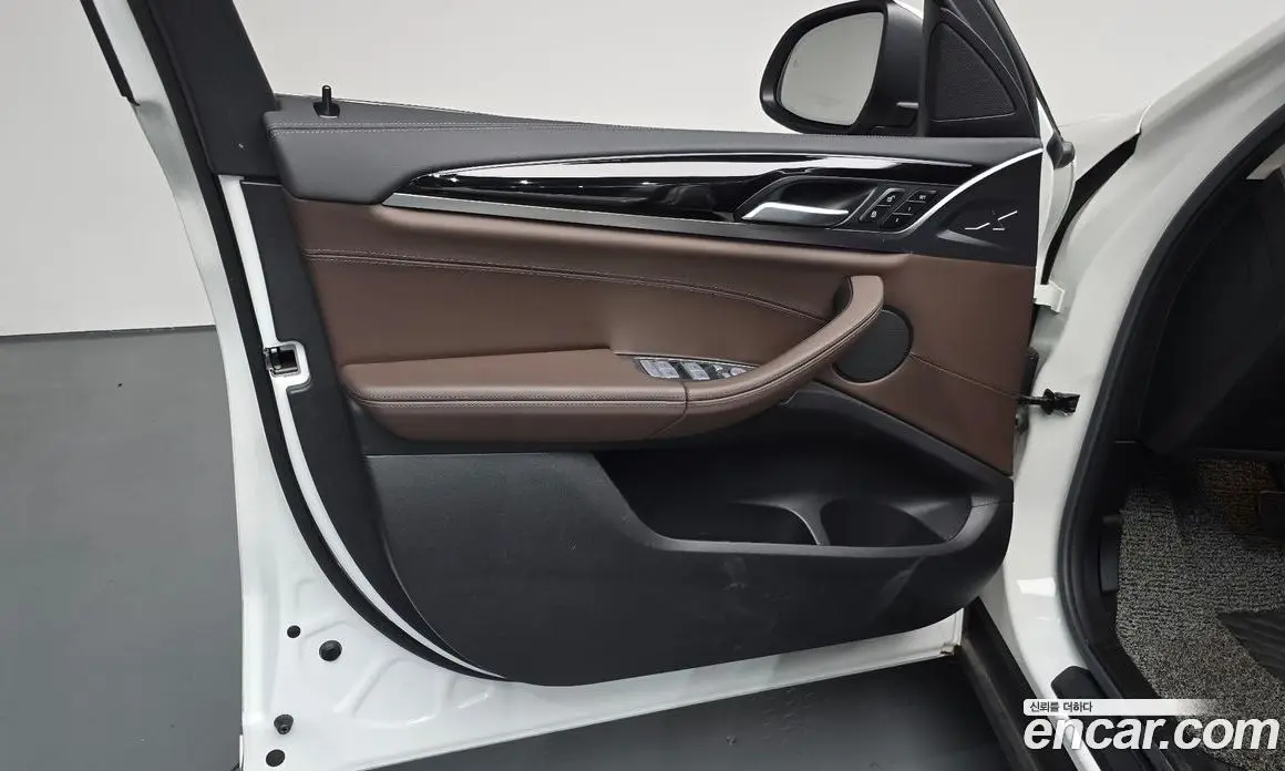 BMW X4 2023 2.0 автомат (гидро), фото 13