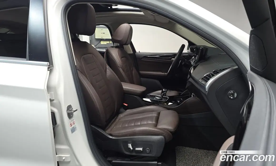 BMW X4 2023 2.0 автомат (гидро), фото 16