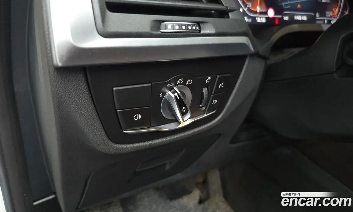 BMW X4 2023 2.0 автомат (гидро), фото 26