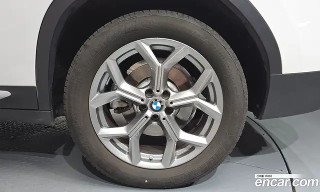 BMW X4 2023 2.0 автомат (гидро), миниатюра 6