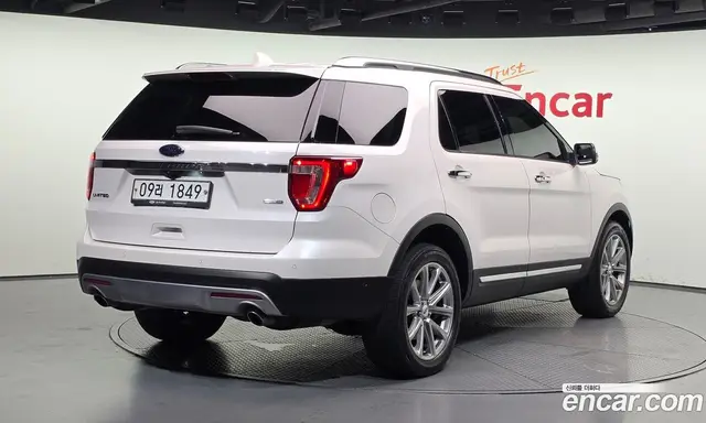 Ford Explorer 2017 2.3 автомат (гидро), миниатюра 2 Ford Explorer 2017 2.3 автомат (гидро), миниатюра 2