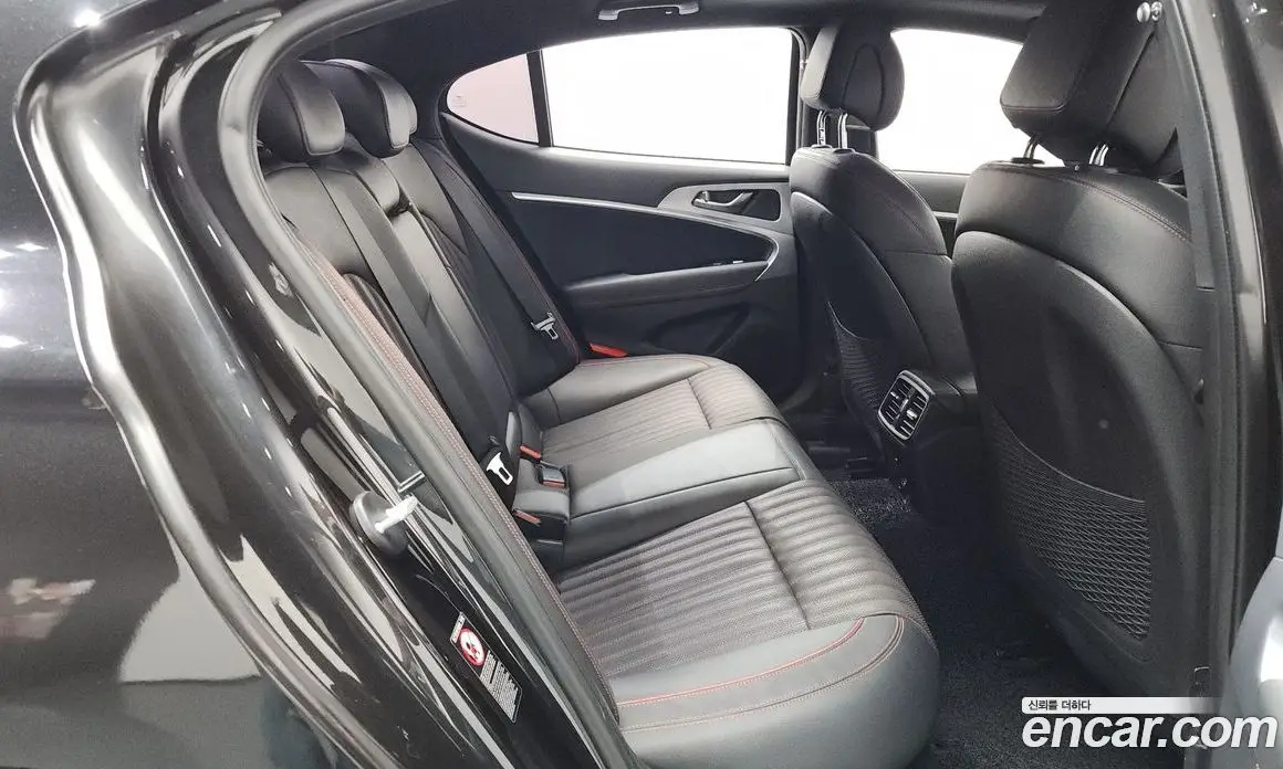 Genesis G70 2019 3.3 автомат (гидро), фото 17 Genesis G70 2019 3.3 автомат (гидро), фото 17