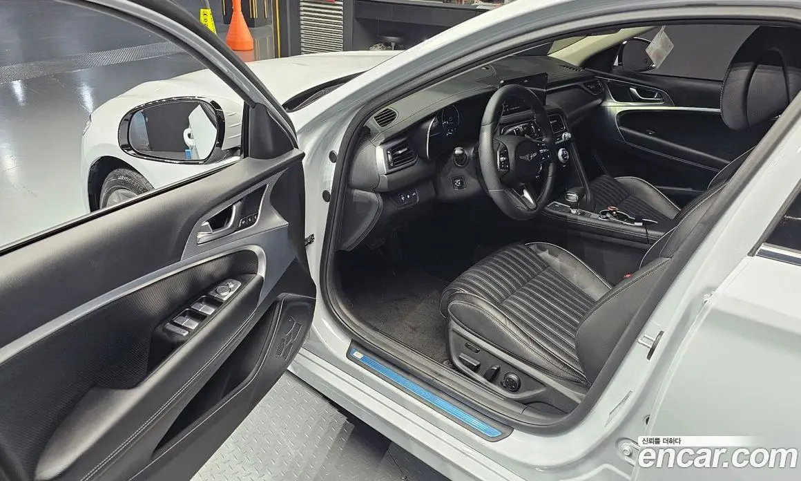 Genesis G70 2022 2.0 автомат (гидро), фото 13 Genesis G70 2022 2.0 автомат (гидро), фото 13