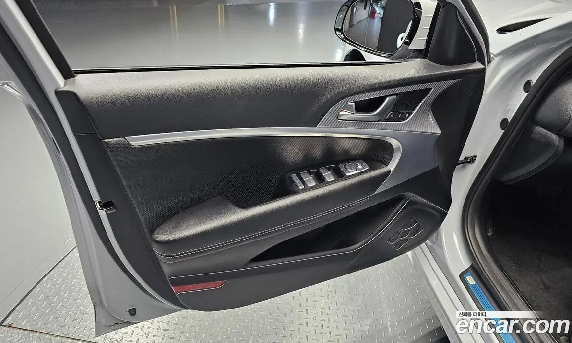 Genesis G70 2022 2.0 автомат (гидро), фото 14 Genesis G70 2022 2.0 автомат (гидро), фото 14