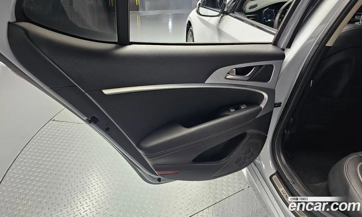 Genesis G70 2022 2.0 автомат (гидро), фото 15 Genesis G70 2022 2.0 автомат (гидро), фото 15