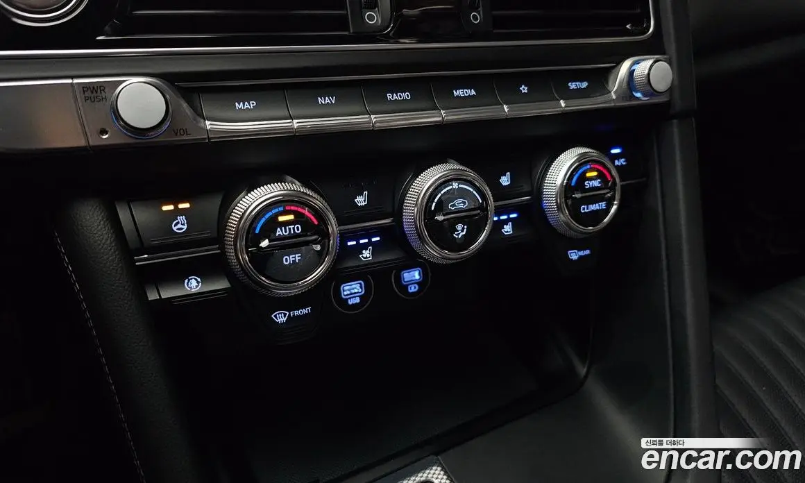 Genesis G70 2022 2.0 автомат (гидро), фото 28 Genesis G70 2022 2.0 автомат (гидро), фото 28