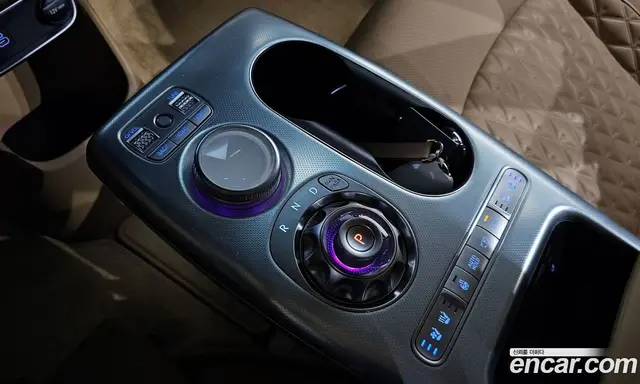 Genesis GV60 2022 0.1 автомат (гидро), миниатюра 11