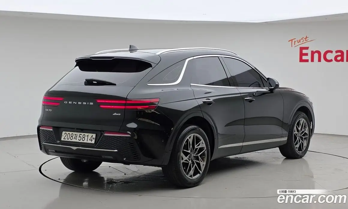 Genesis GV70 2021 2.2 автомат (гидро), фото 2 Genesis GV70 2021 2.2 автомат (гидро), фото 2
