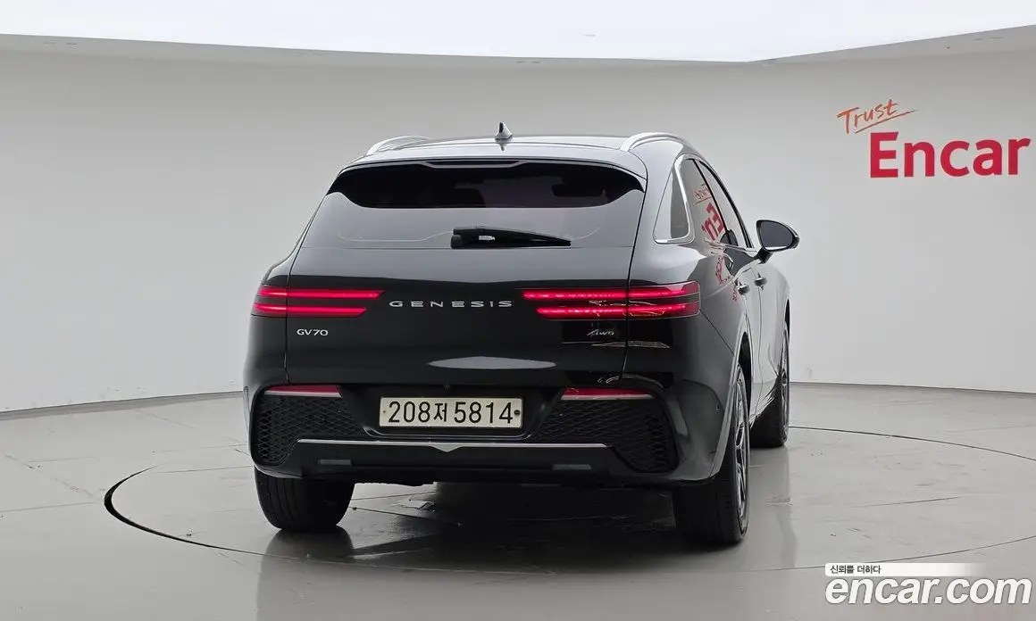 Genesis GV70 2021 2.2 автомат (гидро), фото 4 Genesis GV70 2021 2.2 автомат (гидро), фото 4