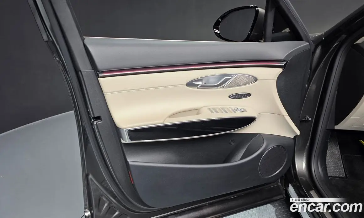 Genesis GV70 2024 2.5 автомат (гидро), фото 14 Genesis GV70 2024 2.5 автомат (гидро), фото 14