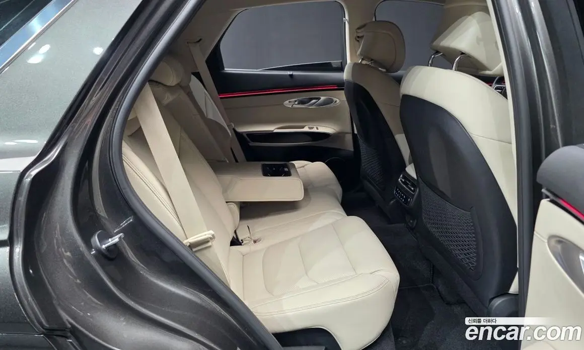 Genesis GV70 2024 2.5 автомат (гидро), фото 18 Genesis GV70 2024 2.5 автомат (гидро), фото 18