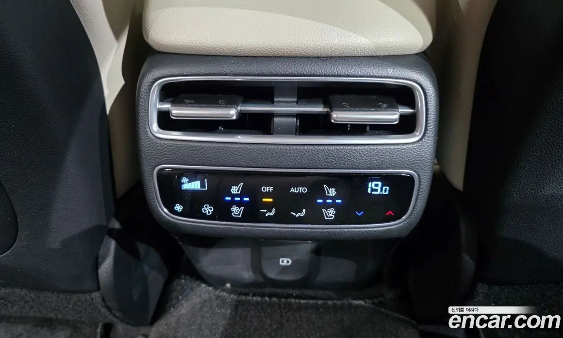 Genesis GV70 2024 2.5 автомат (гидро), фото 25 Genesis GV70 2024 2.5 автомат (гидро), фото 25