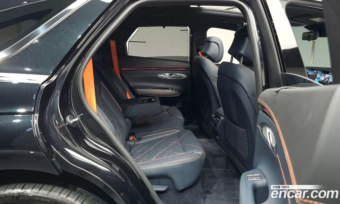 Genesis GV70 2024 2.5 автомат (гидро), фото 16 Genesis GV70 2024 2.5 автомат (гидро), фото 16