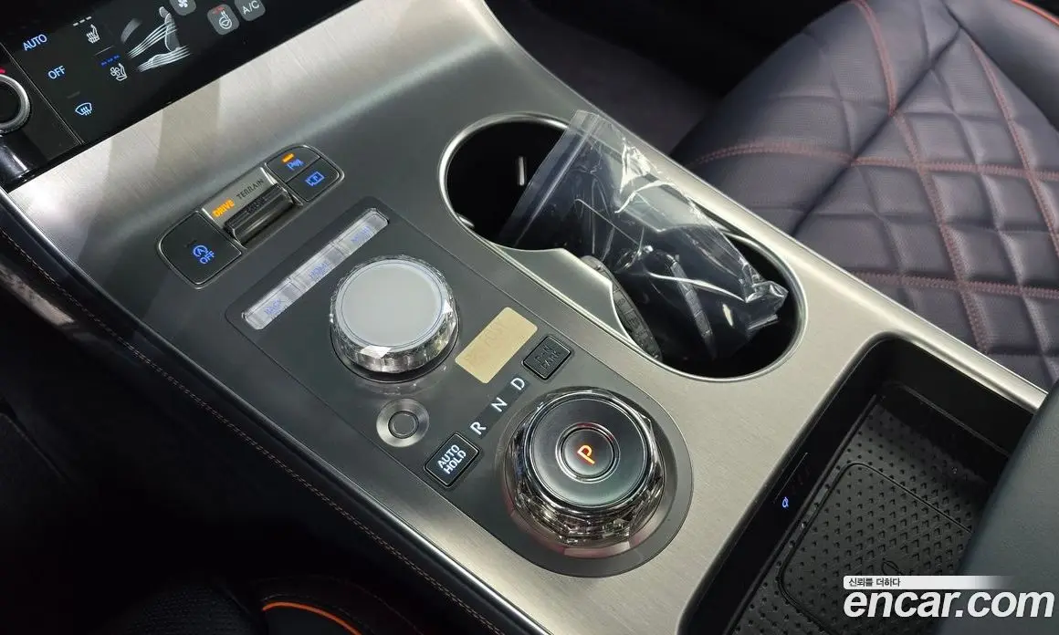Genesis GV70 2024 2.5 автомат (гидро), фото 12 Genesis GV70 2024 2.5 автомат (гидро), фото 12
