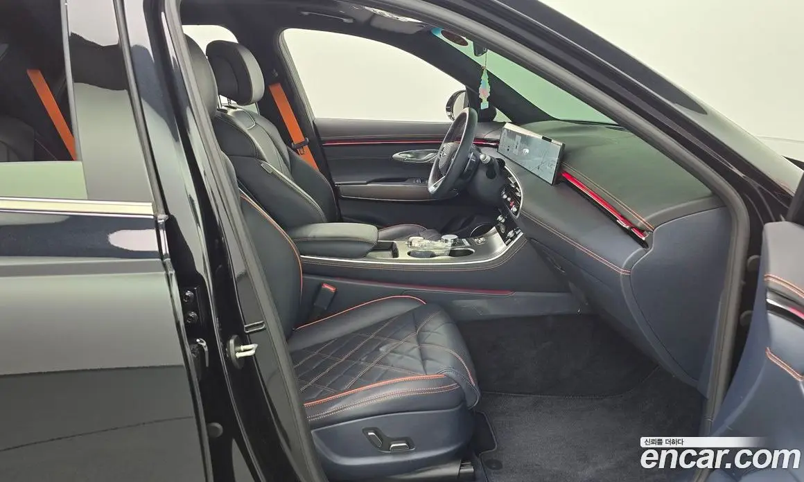 Genesis GV70 2024 2.5 автомат (гидро), фото 16 Genesis GV70 2024 2.5 автомат (гидро), фото 16
