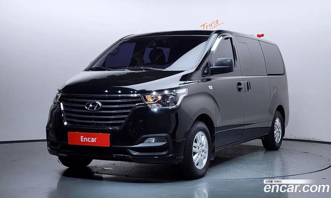 Hyundai Starex 2018 2.5 автомат (гидро), фото 1 Hyundai Starex 2018 2.5 автомат (гидро), фото 1