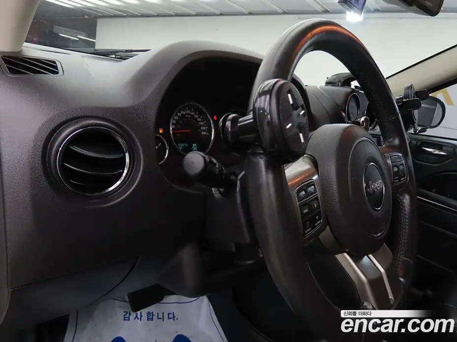 Jeep Compass 2013 2.4 автомат (гидро), фото 13 Jeep Compass 2013 2.4 автомат (гидро), фото 13