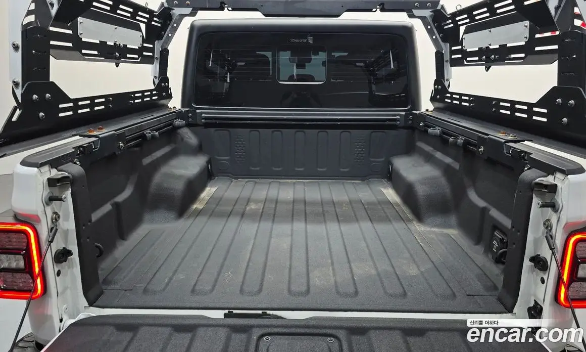 Jeep Gladiator 2021 3.6 автомат (гидро), фото 27
