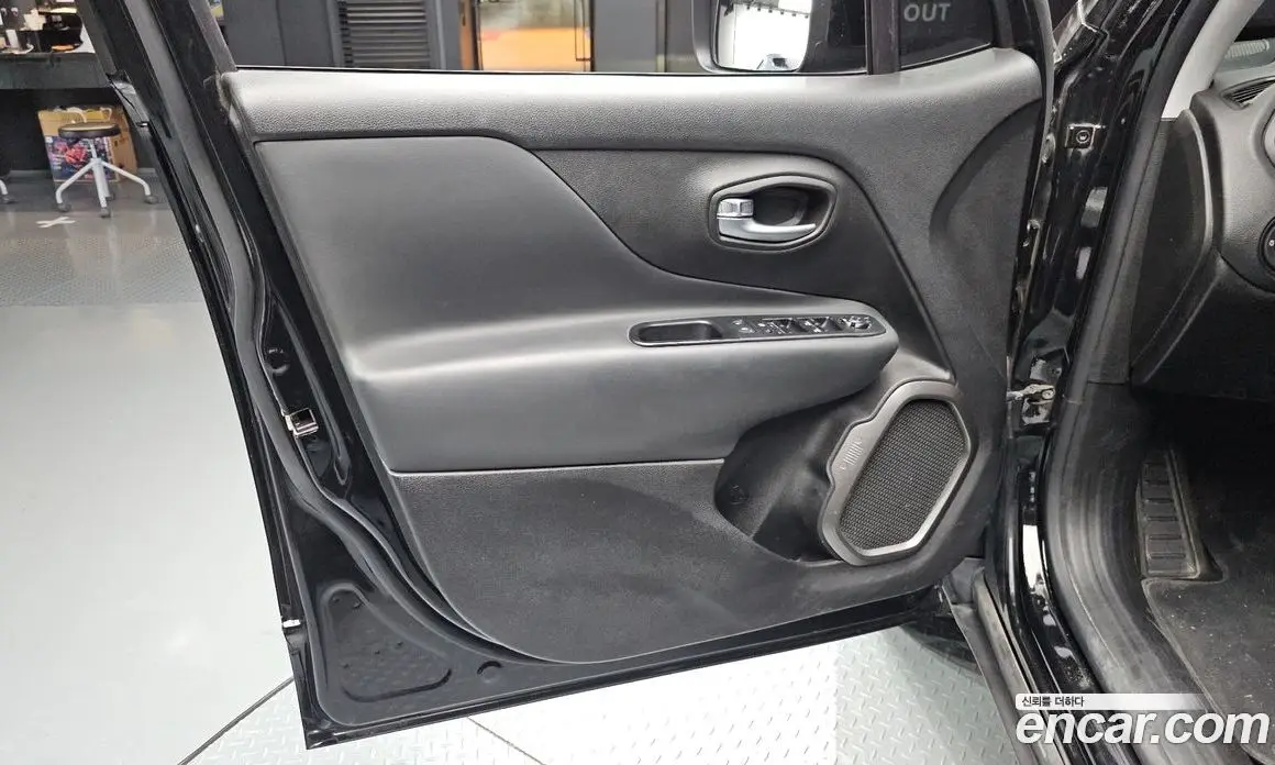 Jeep Renegade 2018 2.0 автомат (гидро), фото 14 Jeep Renegade 2018 2.0 автомат (гидро), фото 14