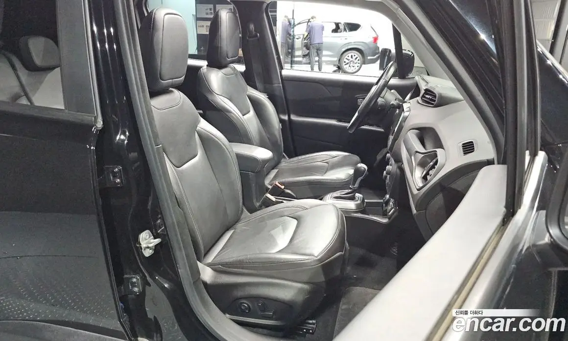 Jeep Renegade 2018 2.0 автомат (гидро), фото 18 Jeep Renegade 2018 2.0 автомат (гидро), фото 18