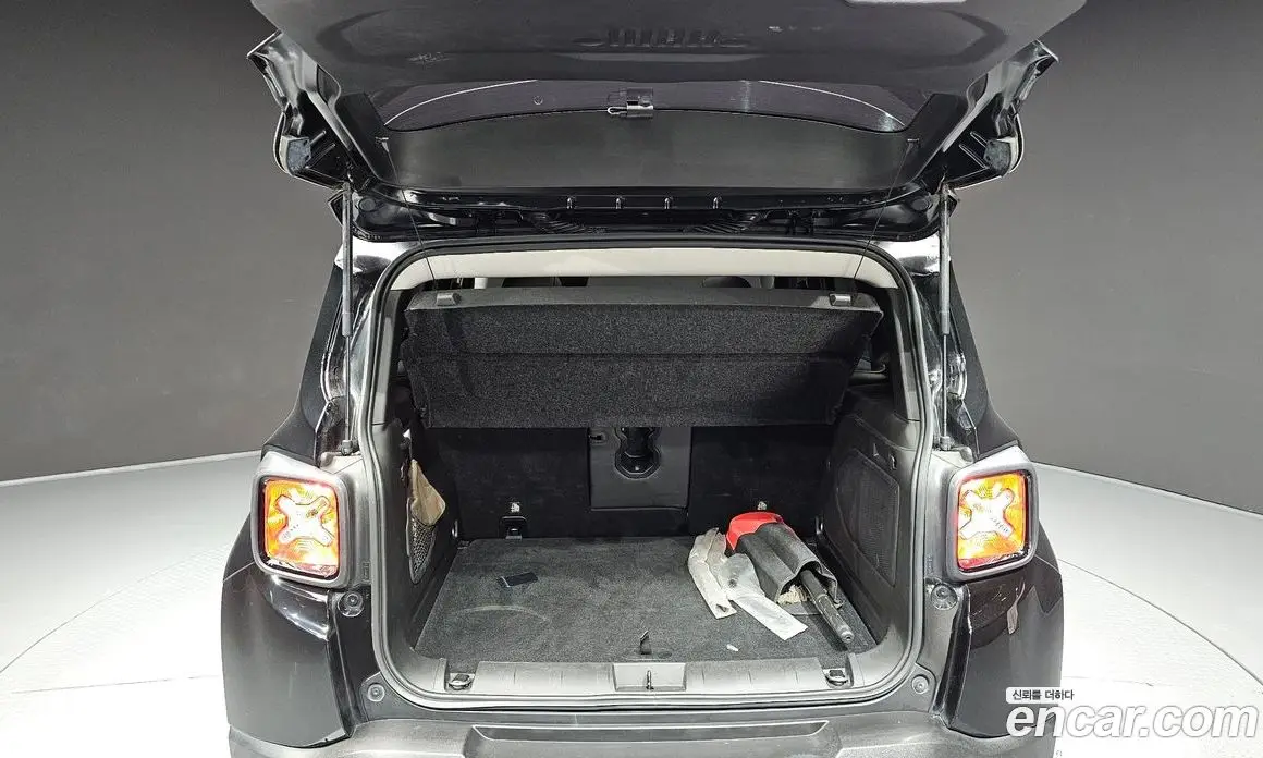 Jeep Renegade 2018 2.0 автомат (гидро), фото 26 Jeep Renegade 2018 2.0 автомат (гидро), фото 26