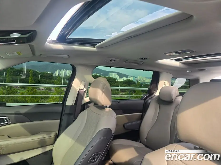 Kia Carnival 2024 1.6 автомат (гидро), фото 15