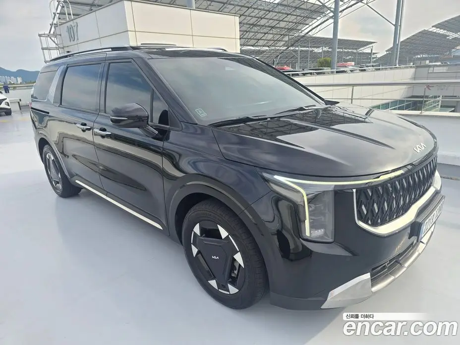 Kia Carnival 2024 1.6 автомат (гидро), фото 19
