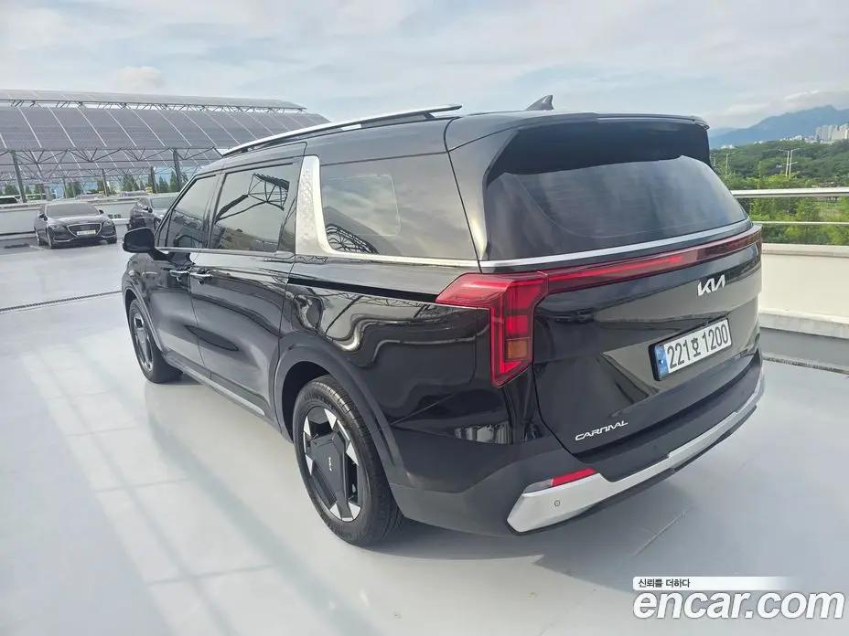 Kia Carnival 2024 1.6 автомат (гидро), фото 20