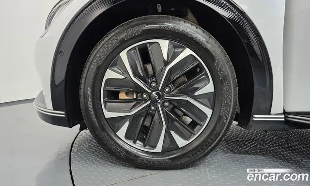 Kia EV6 2024 0.1 автомат (гидро), миниатюра 5