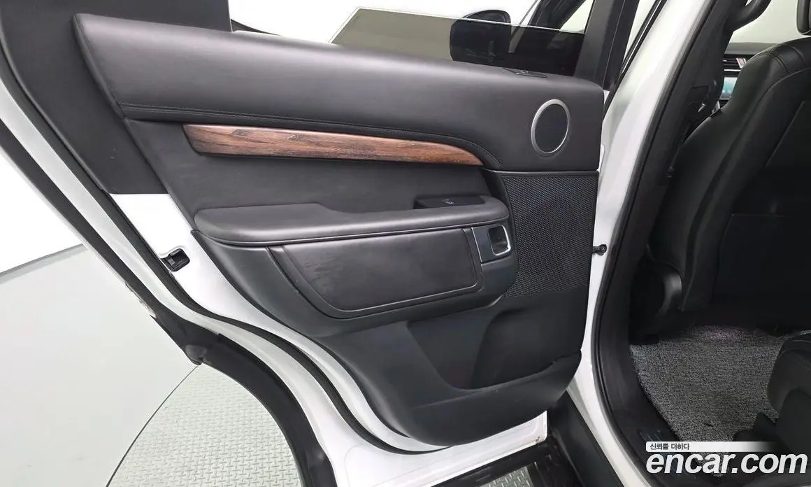 Land Rover Discovery 2019 3.0 автомат (гидро), фото 15 Land Rover Discovery 2019 3.0 автомат (гидро), фото 15