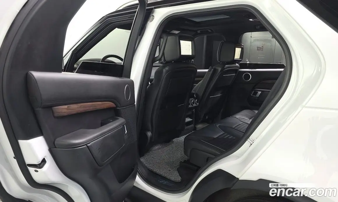 Land Rover Discovery 2019 3.0 автомат (гидро), фото 16 Land Rover Discovery 2019 3.0 автомат (гидро), фото 16