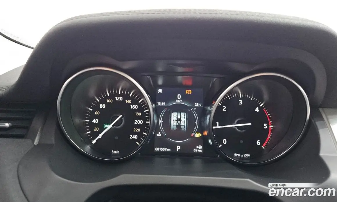 Land Rover Range Rover Evoque 2019 2.0 автомат (гидро), фото 11 Land Rover Range Rover Evoque 2019 2.0 автомат (гидро), фото 11