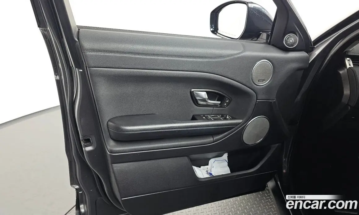 Land Rover Range Rover Evoque 2019 2.0 автомат (гидро), фото 14 Land Rover Range Rover Evoque 2019 2.0 автомат (гидро), фото 14