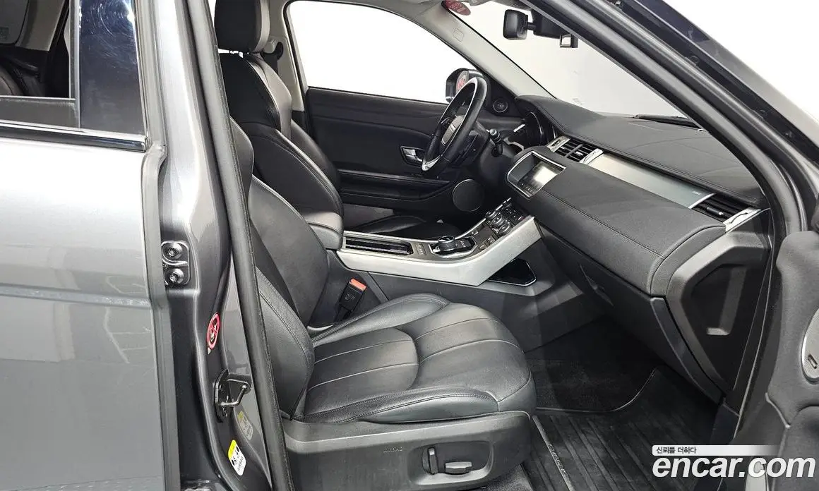 Land Rover Range Rover Evoque 2019 2.0 автомат (гидро), фото 16 Land Rover Range Rover Evoque 2019 2.0 автомат (гидро), фото 16